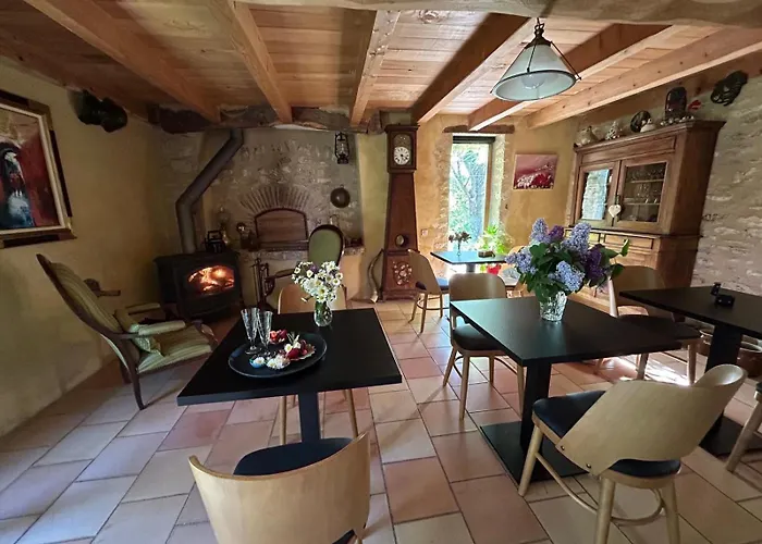 Alojamento de Acomodação e Pequeno-almoço Le Clos Pastel D'hôtes Et Son - Adultes Only Virac