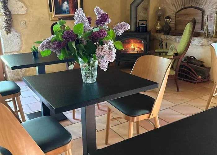 Le Clos Pastel D'hôtes Et Son - Adultes Only Alojamento de Acomodação e Pequeno-almoço 4*