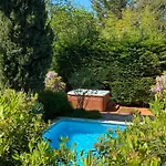 Bed & Breakfast Le Clos Pastel D'hotes Et Son - Adultes Only 4*