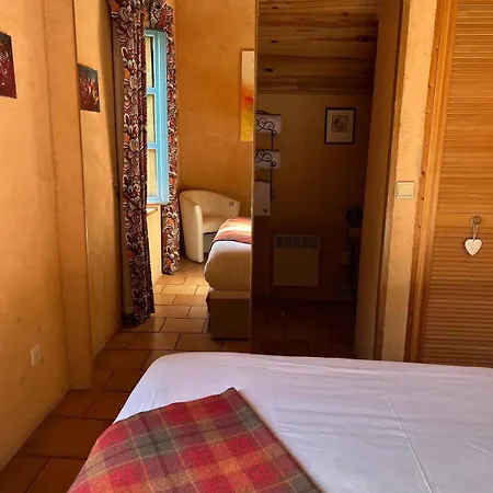 Bed & Breakfast Le Clos Pastel D'hotes & 3*