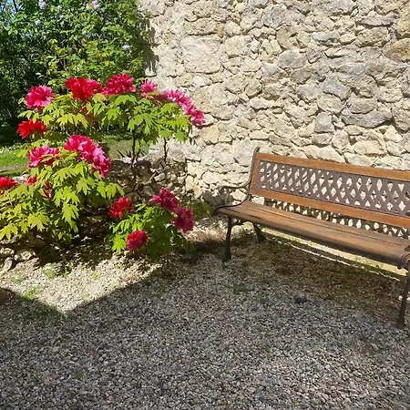 Le Clos Pastel D'hotes Et Son - Adultes Only Bed & Breakfast 4*