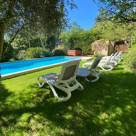 Le Clos Pastel D'hotes Et Son - Adultes Only Bed & Breakfast