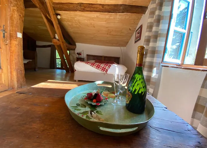 Le Clos Pastel D'hotes Et Son - Adultes Only Bed & Breakfast 4*